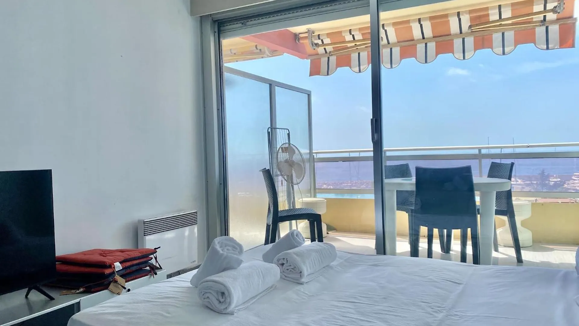 Le Diplomat, Vue Mer, Cosy Menton 0*,  France